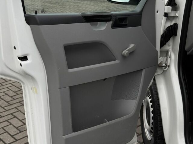 Білий Фольксваген Transporter, об'ємом двигуна 2 л та пробігом 227 тис. км за 9300 $, фото 19 на Automoto.ua