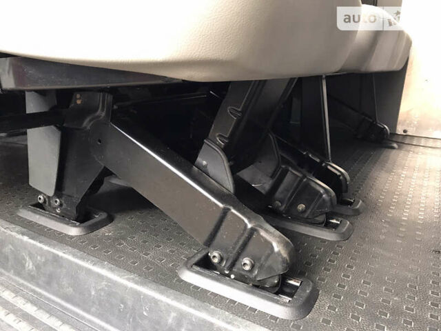 Білий Фольксваген Transporter, об'ємом двигуна 2 л та пробігом 282 тис. км за 15000 $, фото 8 на Automoto.ua
