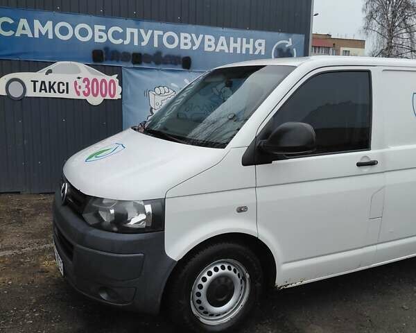Белый Фольксваген Transporter, объемом двигателя 2 л и пробегом 495 тыс. км за 10000 $, фото 4 на Automoto.ua