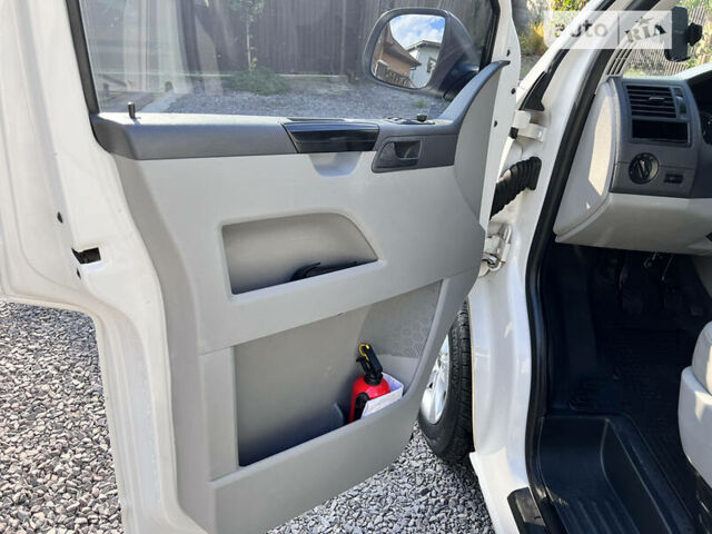 Білий Фольксваген Transporter, об'ємом двигуна 2 л та пробігом 290 тис. км за 14200 $, фото 16 на Automoto.ua