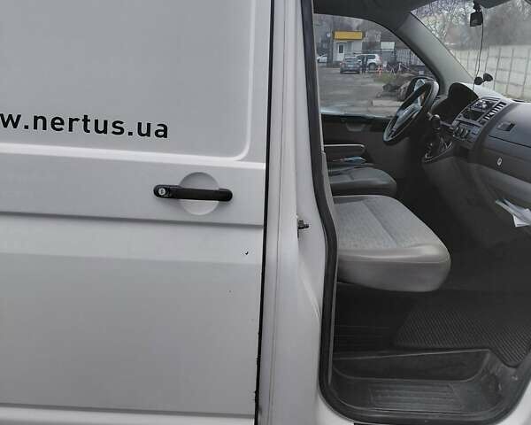 Белый Фольксваген Transporter, объемом двигателя 2 л и пробегом 495 тыс. км за 10000 $, фото 8 на Automoto.ua