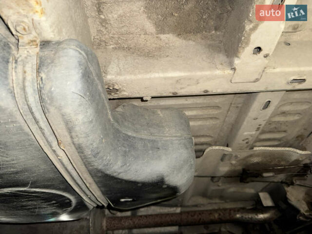 Білий Фольксваген Transporter, об'ємом двигуна 2 л та пробігом 390 тис. км за 12600 $, фото 14 на Automoto.ua