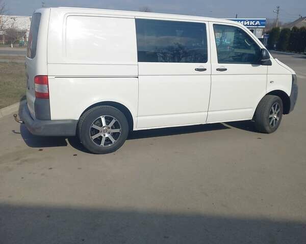 Белый Фольксваген Transporter, объемом двигателя 1.97 л и пробегом 235 тыс. км за 13800 $, фото 3 на Automoto.ua