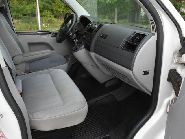 Білий Фольксваген Transporter, об'ємом двигуна 2 л та пробігом 176 тис. км за 7200 $, фото 8 на Automoto.ua