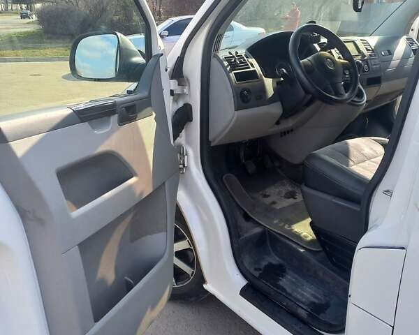 Белый Фольксваген Transporter, объемом двигателя 1.97 л и пробегом 235 тыс. км за 13800 $, фото 16 на Automoto.ua