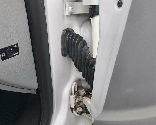 Белый Фольксваген Transporter, объемом двигателя 2 л и пробегом 440 тыс. км за 16500 $, фото 20 на Automoto.ua