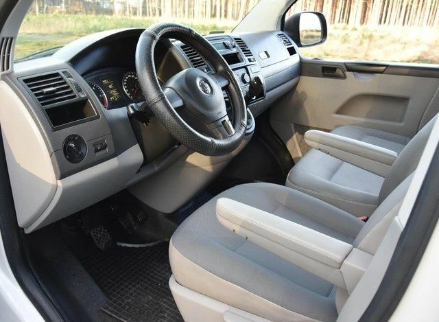 Білий Фольксваген Transporter, об'ємом двигуна 2 л та пробігом 176 тис. км за 7900 $, фото 19 на Automoto.ua