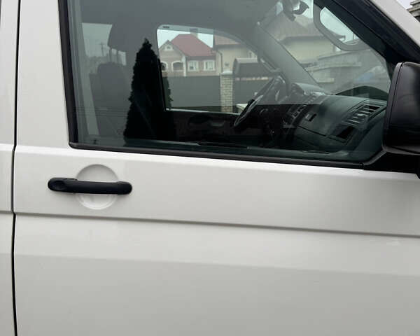 Білий Фольксваген Transporter, об'ємом двигуна 2 л та пробігом 600 тис. км за 12500 $, фото 10 на Automoto.ua