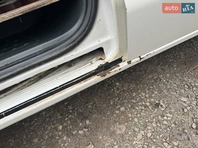 Белый Фольксваген Transporter, объемом двигателя 2 л и пробегом 290 тыс. км за 13500 $, фото 16 на Automoto.ua