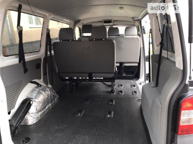 Білий Фольксваген Transporter, об'ємом двигуна 2 л та пробігом 282 тис. км за 15000 $, фото 11 на Automoto.ua