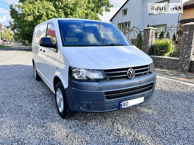 Білий Фольксваген Transporter, об'ємом двигуна 2 л та пробігом 290 тис. км за 14200 $, фото 3 на Automoto.ua