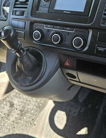 Белый Фольксваген Transporter, объемом двигателя 1.97 л и пробегом 260 тыс. км за 13500 $, фото 5 на Automoto.ua