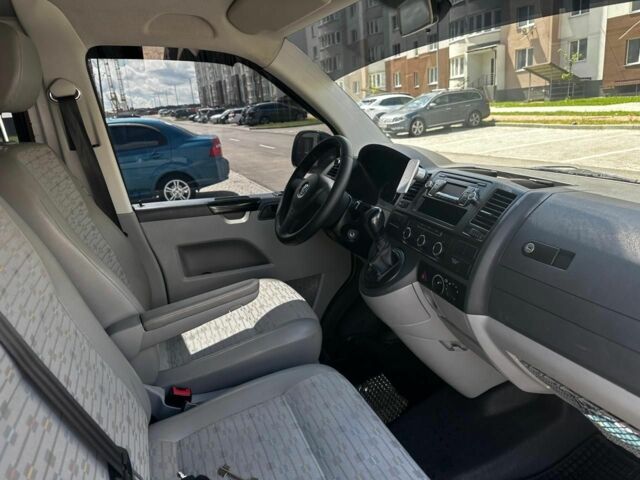 Білий Фольксваген Transporter, об'ємом двигуна 2 л та пробігом 290 тис. км за 15000 $, фото 3 на Automoto.ua