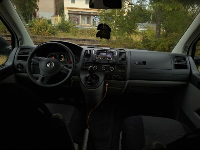 Белый Фольксваген Transporter, объемом двигателя 2 л и пробегом 208 тыс. км за 17554 $, фото 4 на Automoto.ua