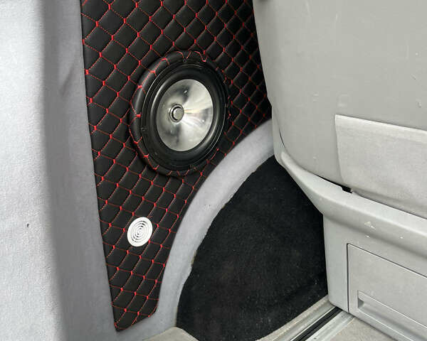 Белый Фольксваген Transporter, объемом двигателя 1.97 л и пробегом 255 тыс. км за 17000 $, фото 13 на Automoto.ua