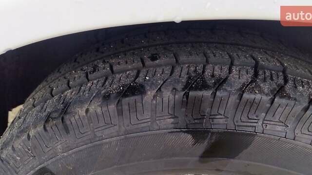 Білий Фольксваген Transporter, об'ємом двигуна 2 л та пробігом 380 тис. км за 12500 $, фото 5 на Automoto.ua