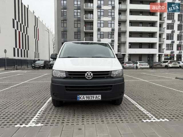 Белый Фольксваген Transporter, объемом двигателя 2 л и пробегом 221 тыс. км за 13999 $, фото 3 на Automoto.ua