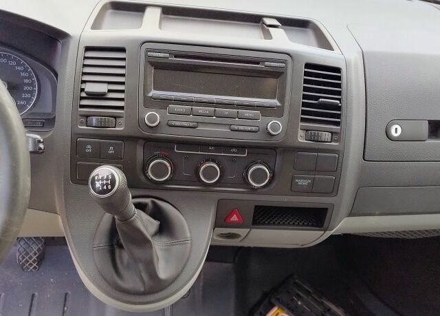 Білий Фольксваген Transporter, об'ємом двигуна 2 л та пробігом 380 тис. км за 12500 $, фото 13 на Automoto.ua