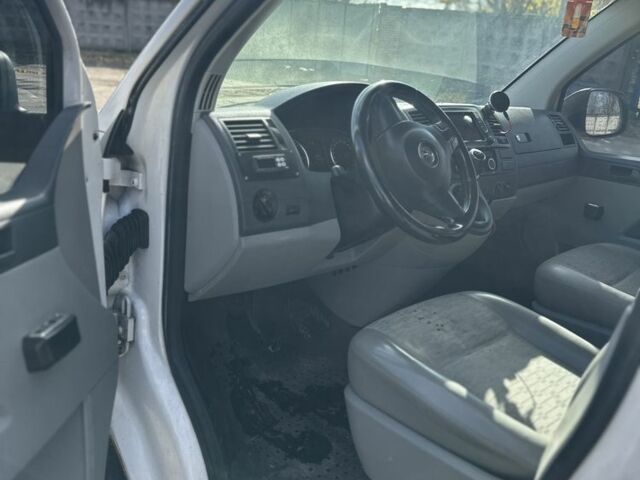 Белый Фольксваген Transporter, объемом двигателя 2 л и пробегом 466 тыс. км за 10000 $, фото 10 на Automoto.ua