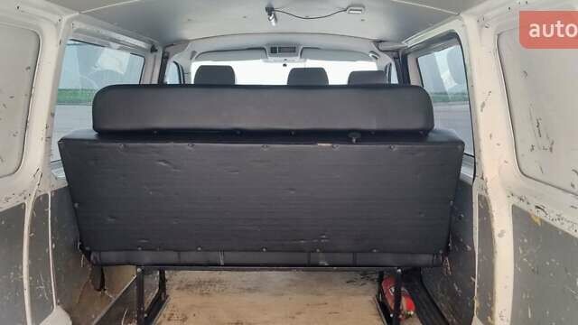 Білий Фольксваген Transporter, об'ємом двигуна 2 л та пробігом 380 тис. км за 12500 $, фото 1 на Automoto.ua