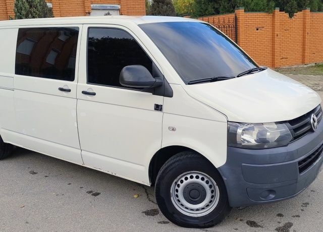 Білий Фольксваген Transporter, об'ємом двигуна 2 л та пробігом 380 тис. км за 12500 $, фото 1 на Automoto.ua