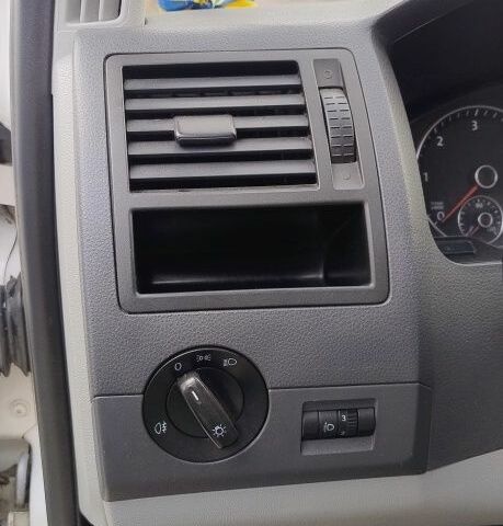 Білий Фольксваген Transporter, об'ємом двигуна 2 л та пробігом 380 тис. км за 12500 $, фото 11 на Automoto.ua