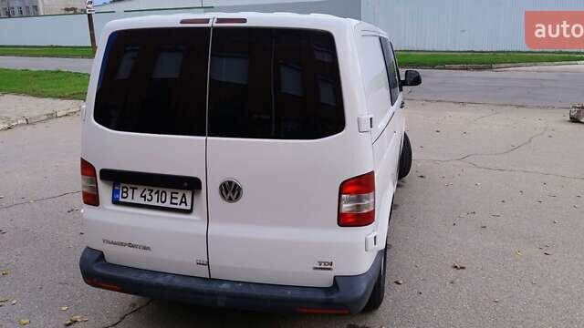 Белый Фольксваген Transporter, объемом двигателя 2 л и пробегом 380 тыс. км за 11500 $, фото 3 на Automoto.ua