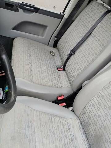 Білий Фольксваген Transporter, об'ємом двигуна 2 л та пробігом 380 тис. км за 12500 $, фото 17 на Automoto.ua