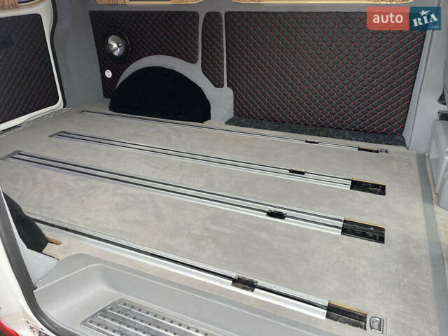 Белый Фольксваген Transporter, объемом двигателя 1.97 л и пробегом 255 тыс. км за 17000 $, фото 20 на Automoto.ua