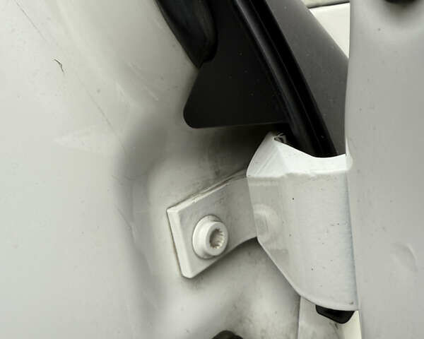 Белый Фольксваген Transporter, объемом двигателя 2 л и пробегом 221 тыс. км за 13999 $, фото 27 на Automoto.ua