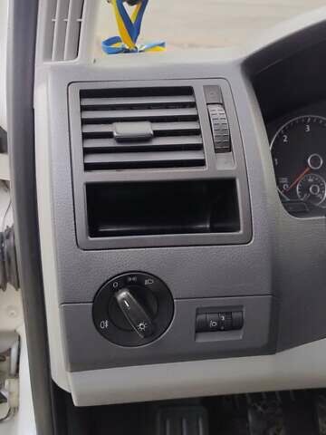 Белый Фольксваген Transporter, объемом двигателя 2 л и пробегом 380 тыс. км за 11500 $, фото 16 на Automoto.ua