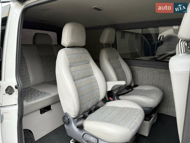 Белый Фольксваген Transporter, объемом двигателя 2 л и пробегом 221 тыс. км за 13999 $, фото 13 на Automoto.ua