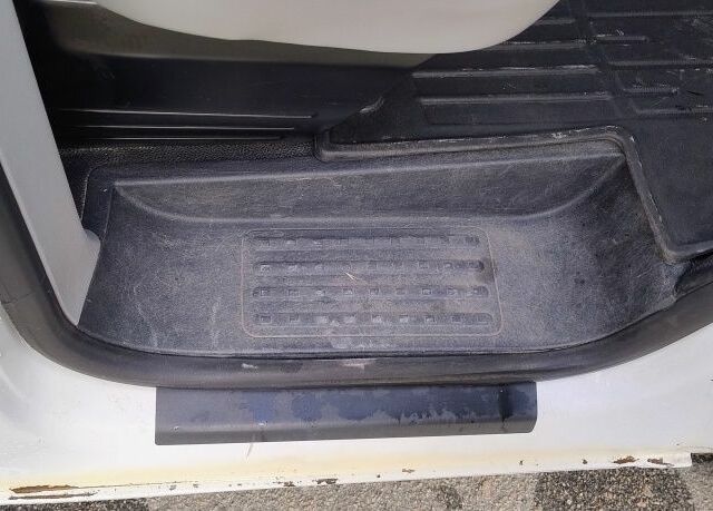 Білий Фольксваген Transporter, об'ємом двигуна 2 л та пробігом 380 тис. км за 12500 $, фото 17 на Automoto.ua