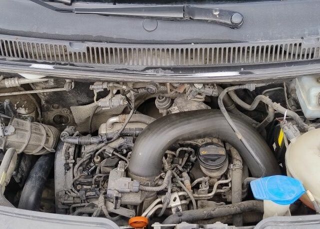 Білий Фольксваген Transporter, об'ємом двигуна 2 л та пробігом 380 тис. км за 12500 $, фото 3 на Automoto.ua