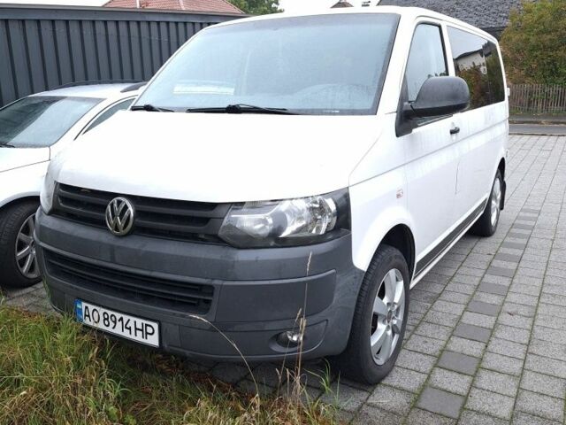 Белый Фольксваген Transporter, объемом двигателя 2 л и пробегом 208 тыс. км за 17554 $, фото 1 на Automoto.ua