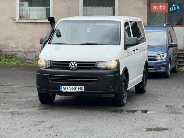 Белый Фольксваген Transporter, объемом двигателя 2 л и пробегом 208 тыс. км за 22400 $, фото 1 на Automoto.ua