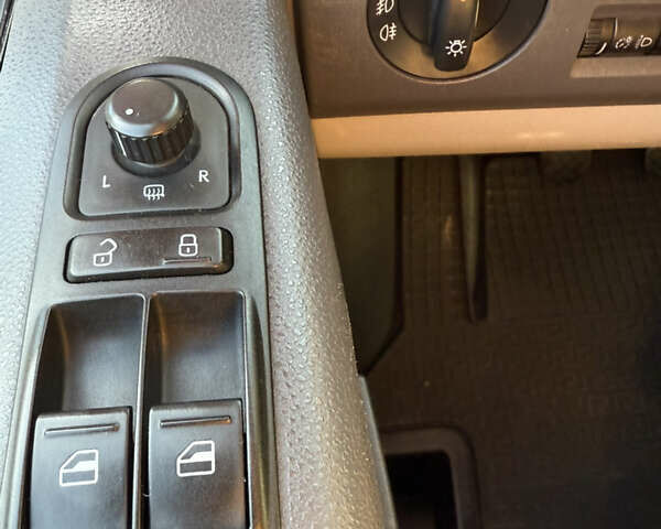 Белый Фольксваген Transporter, объемом двигателя 2 л и пробегом 258 тыс. км за 15500 $, фото 19 на Automoto.ua