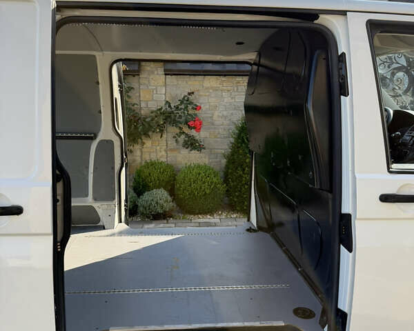 Белый Фольксваген Transporter, объемом двигателя 2 л и пробегом 258 тыс. км за 15500 $, фото 12 на Automoto.ua