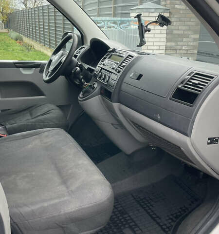 Белый Фольксваген Transporter, объемом двигателя 1.97 л и пробегом 371 тыс. км за 9800 $, фото 3 на Automoto.ua