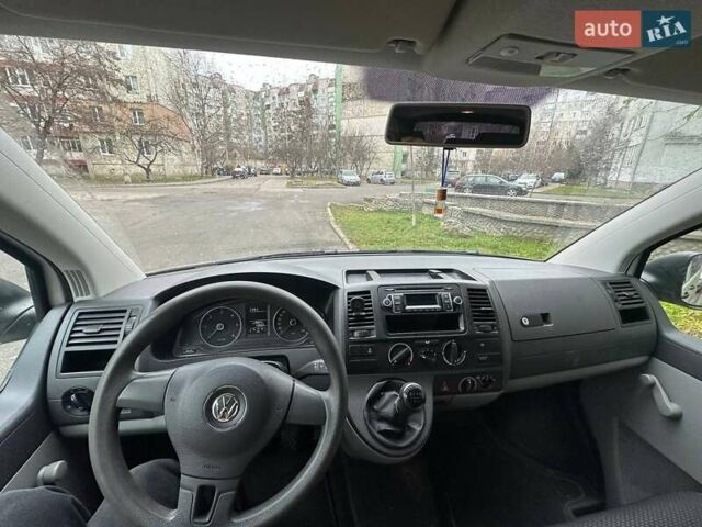 Белый Фольксваген Transporter, объемом двигателя 2 л и пробегом 140 тыс. км за 15000 $, фото 4 на Automoto.ua