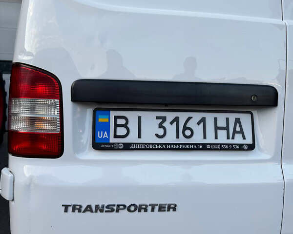 Білий Фольксваген Transporter, об'ємом двигуна 1.97 л та пробігом 317 тис. км за 13000 $, фото 5 на Automoto.ua