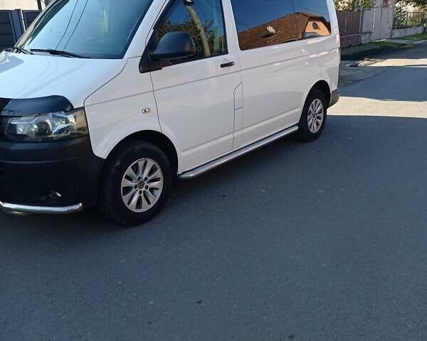 Белый Фольксваген Transporter, объемом двигателя 1.97 л и пробегом 300 тыс. км за 13600 $, фото 2 на Automoto.ua