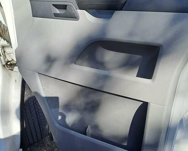 Білий Фольксваген Transporter, об'ємом двигуна 2 л та пробігом 260 тис. км за 15300 $, фото 33 на Automoto.ua