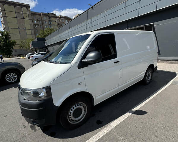 Білий Фольксваген Transporter, об'ємом двигуна 1.97 л та пробігом 200 тис. км за 11500 $, фото 4 на Automoto.ua