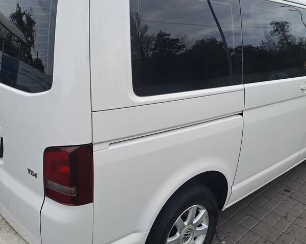 Білий Фольксваген Transporter, об'ємом двигуна 2 л та пробігом 260 тис. км за 15300 $, фото 1 на Automoto.ua