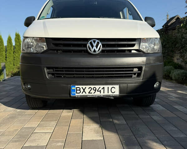 Белый Фольксваген Transporter, объемом двигателя 2 л и пробегом 258 тыс. км за 15500 $, фото 1 на Automoto.ua