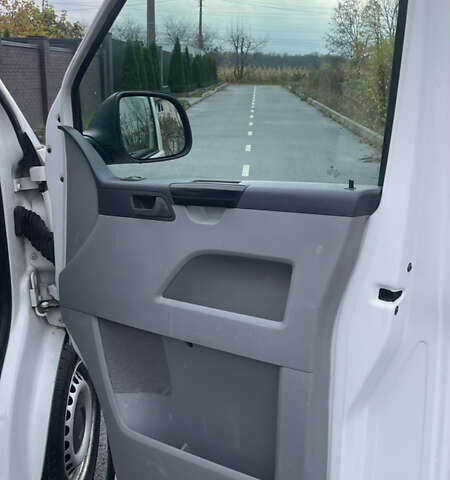 Белый Фольксваген Transporter, объемом двигателя 1.97 л и пробегом 371 тыс. км за 9800 $, фото 4 на Automoto.ua