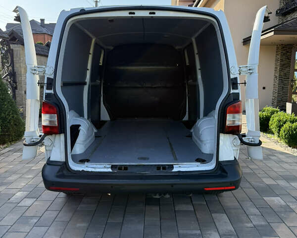 Белый Фольксваген Transporter, объемом двигателя 2 л и пробегом 258 тыс. км за 15500 $, фото 9 на Automoto.ua