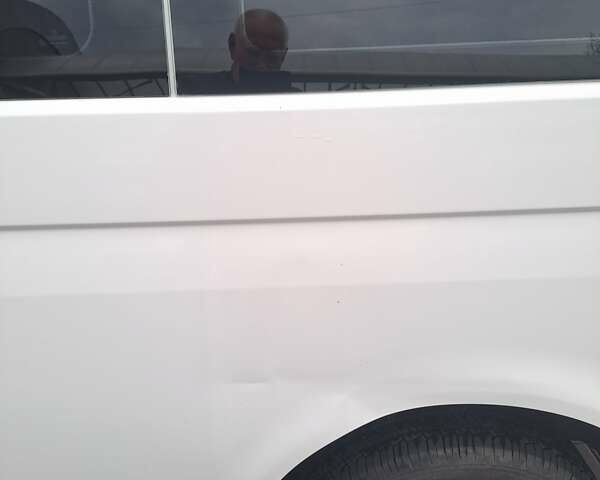 Білий Фольксваген Transporter, об'ємом двигуна 2 л та пробігом 260 тис. км за 15300 $, фото 2 на Automoto.ua