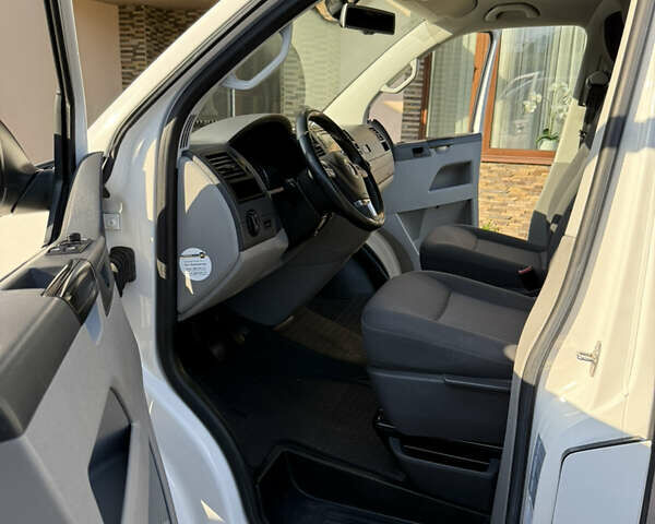 Белый Фольксваген Transporter, объемом двигателя 2 л и пробегом 258 тыс. км за 15500 $, фото 15 на Automoto.ua